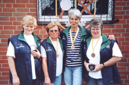 2 x Gold, 1 x Silber, 1 x Bronze bei der Landesmeisterschaft durch unsere Sportschützinnen